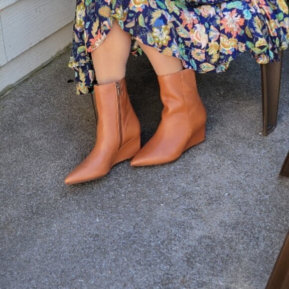Naturalizer Dario Pointed Toe Bootie in English Tea Brown Leather - Picture 3 of 13